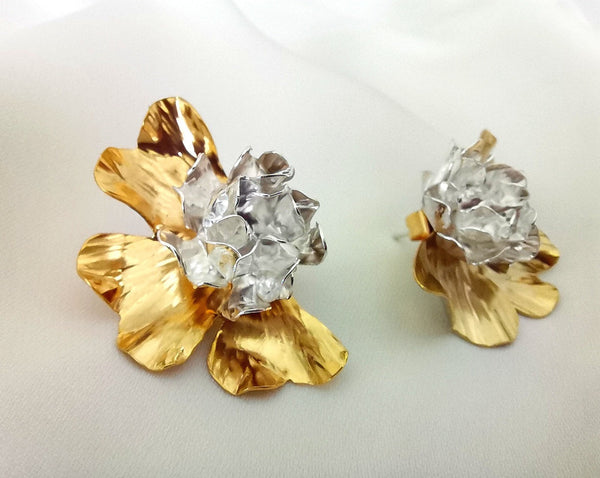 Contemporary Flower Polka Dots