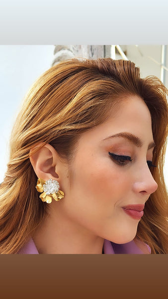 Contemporary Flower Polka Dots