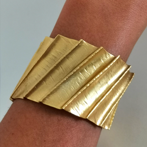 Cuff Pleats